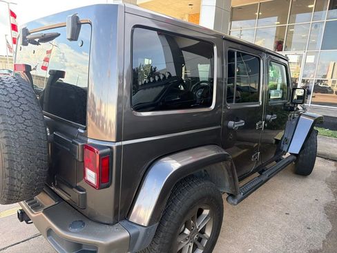 Used 2016 Jeep Wrangler Unlimited Sahara AWD/4WD image 4