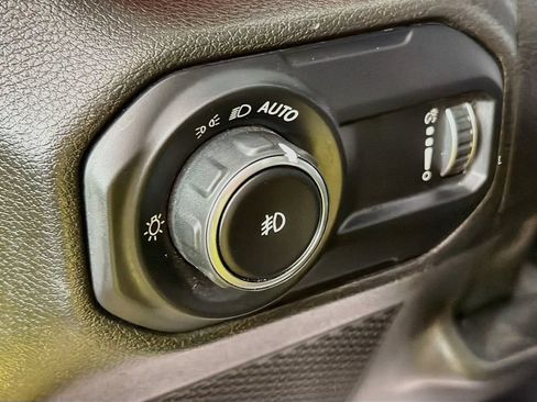 Used 2023 Jeep Wrangler Unlimited Rubicon w/ Cold Weather Group AWD/4WD image 10
