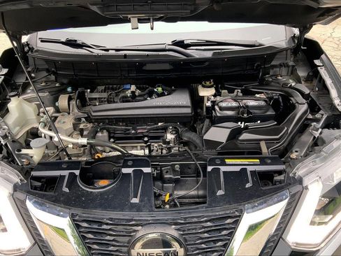 Used 2018 Nissan Rogue SV AWD/4WD image 10