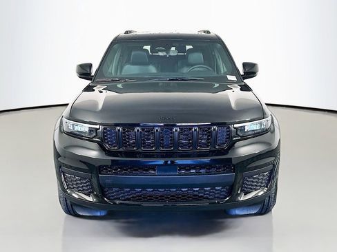 New 2025 Jeep Grand Cherokee L Altitude image 2