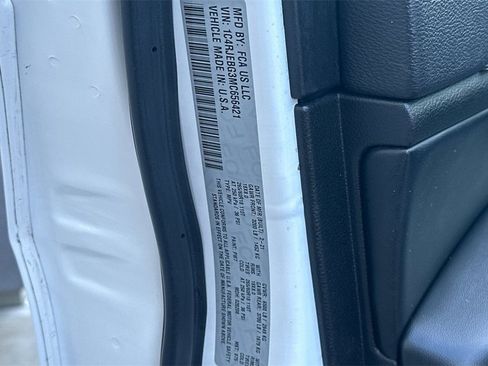 Used 2021 Jeep Grand Cherokee Limited w/ Luxury Group II image 29