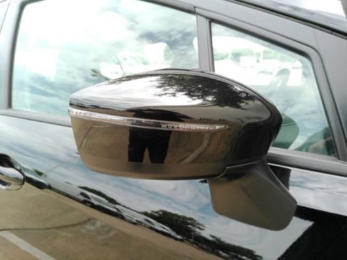 Used 2024 Nissan Versa SR w/ Trunk Package FWD image 22