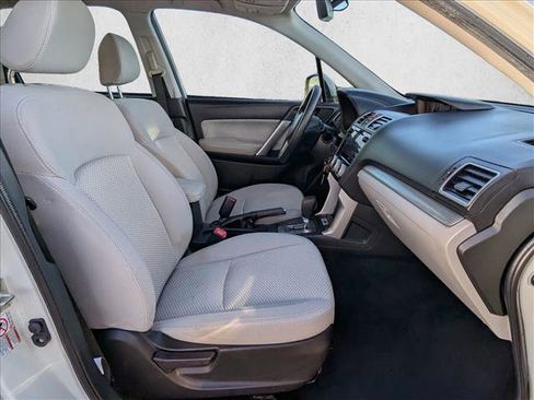 Used 2018 Subaru Forester 2.5i Premium w/ All-Weather Package image 21