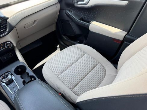 Used 2020 Ford Escape SE FWD image 17