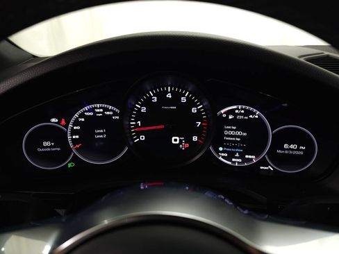 Used 2020 Porsche Cayenne AWD/4WD image 21