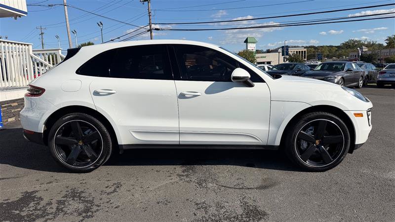 Used 2017 Porsche Macan S AWD/4WD image 7