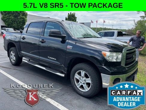 Used 2013 Toyota Tundra 4x4 CrewMax w/ SR5 Pkg image 2