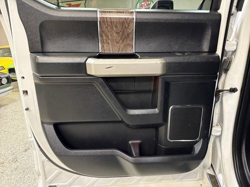 Used 2018 Ford F250 Lariat w/ Lariat Ultimate Package image 40