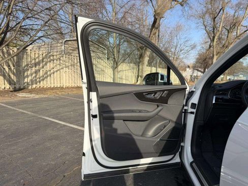 Certified 2025 Audi Q7 3.0T Prestige w/ Prestige Package image 18