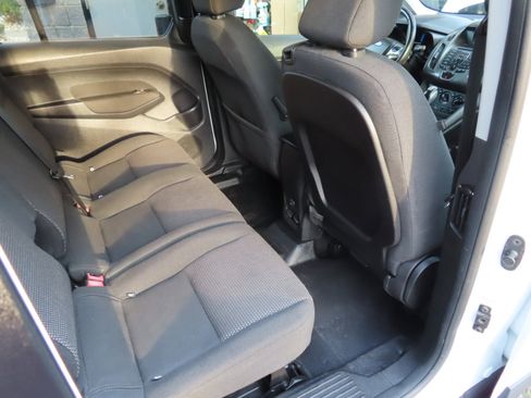 Used 2017 Ford Transit Connect XL image 18