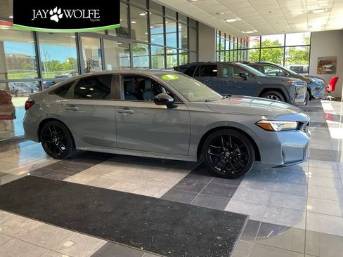Used 2025 Honda Civic Sport image 1