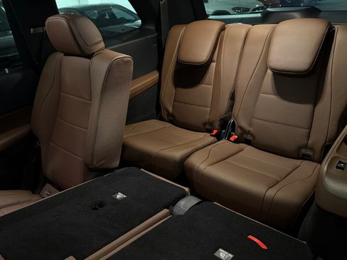 New 2026 Mercedes-Benz GLS 450 4MATIC image 14