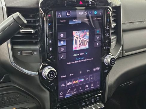 New 2026 RAM 2500 Laramie w/ Towing Technology Group image 20