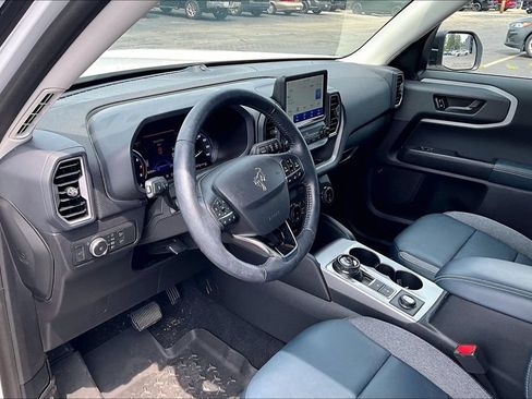 Used 2022 Ford Bronco Sport Outer Banks w/ Tech Package AWD/4WD image 10