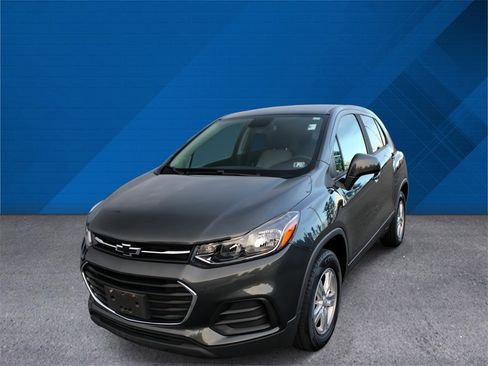 Used 2020 Chevrolet Trax LS w/ Tint and Cruise Package image 5