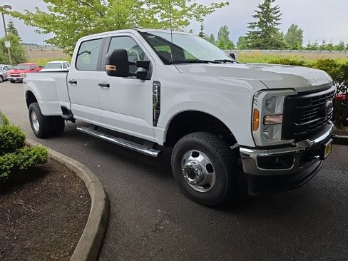 Used 2024 Ford F350 XL w/ Snow Plow/Camper Package AWD/4WD image 5