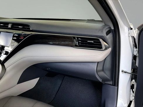 Used 2020 Toyota Camry LE FWD image 23