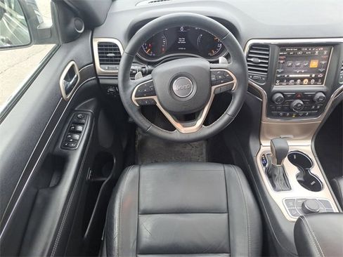 Used 2017 Jeep Grand Cherokee Limited w/ Trailer Tow Group IV image 8