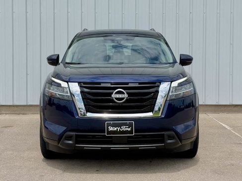 Used 2022 Nissan Pathfinder SV AWD/4WD image 9