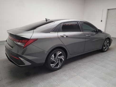 Used 2025 Hyundai Elantra SEL FWD image 9