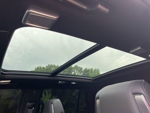 Certified 2024 Cadillac Escalade Sport w/ LPO, ONYX Package image 39