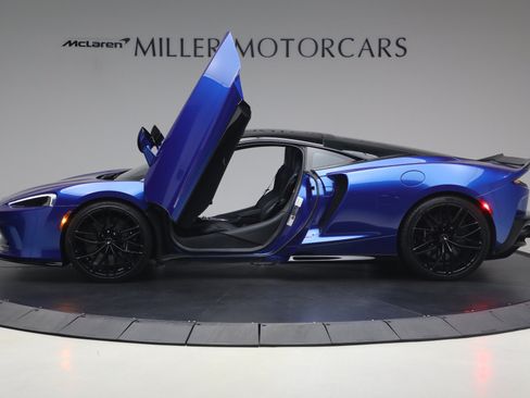 Used 2023 McLaren GT RWD image 16