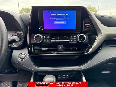 Used 2023 Toyota Highlander L FWD image 19