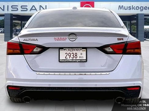 Used 2023 Nissan Altima 2.5 SR w/ SR Premium Package image 6