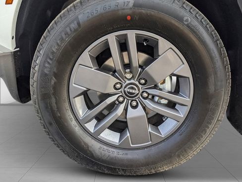 New 2025 Nissan Frontier SV image 9