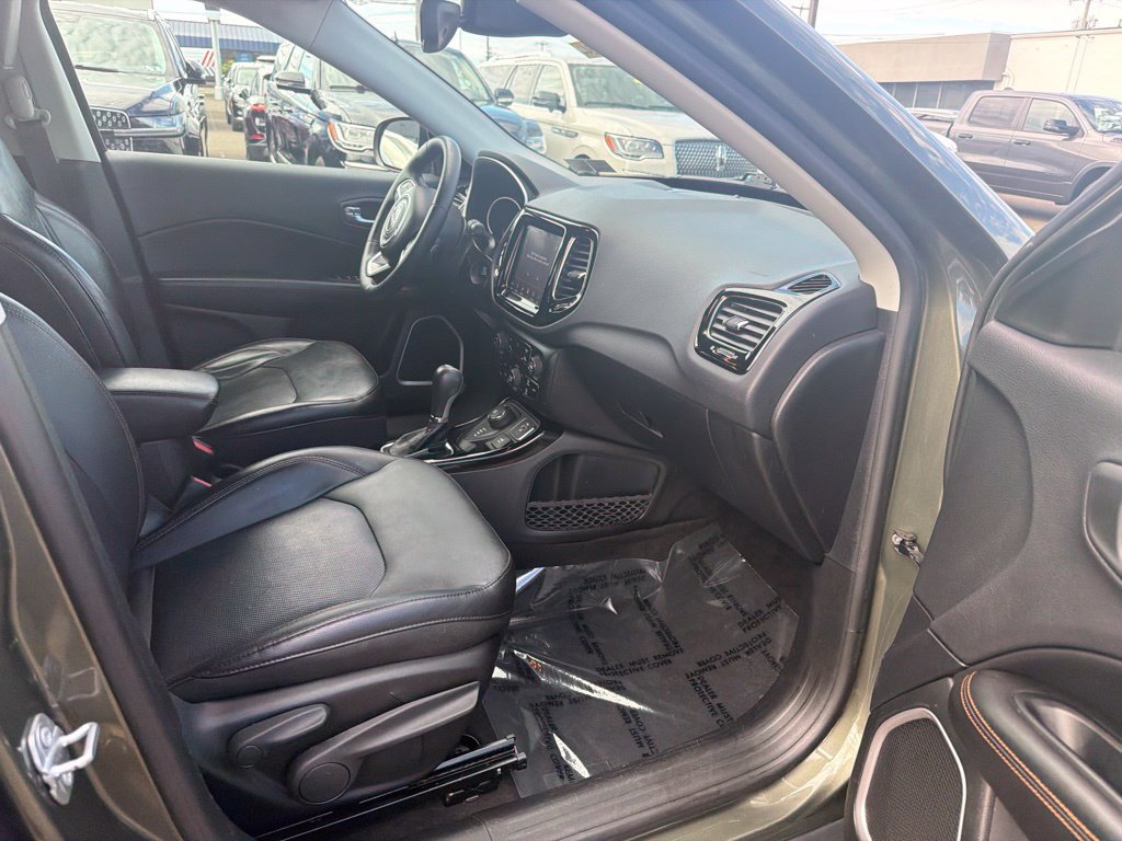 Used 2018 Jeep Compass Limited w/ Navigation Group AWD/4WD image 15