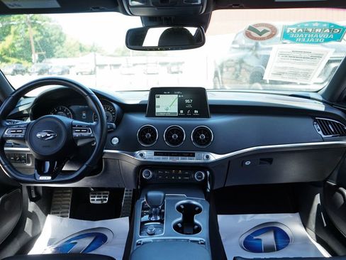 Used 2020 Kia Stinger GT2 image 10
