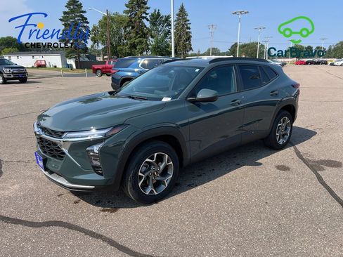 Certified 2025 Chevrolet Trax LT w/ Driver Confidence Package FWD image 1