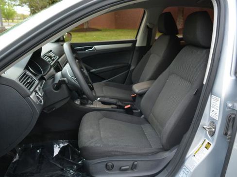 Used 2018 Volkswagen Passat 2.0T S w/ Driver Assistance Package image 10