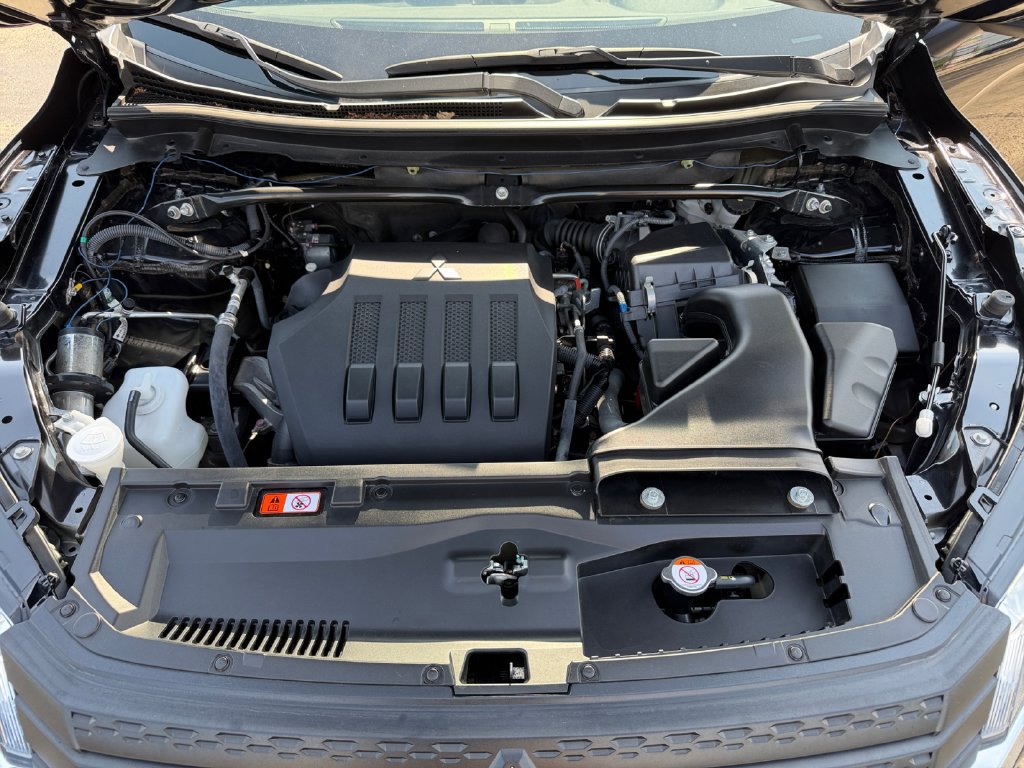 Used 2024 Mitsubishi Eclipse Cross ES AWD/4WD image 27