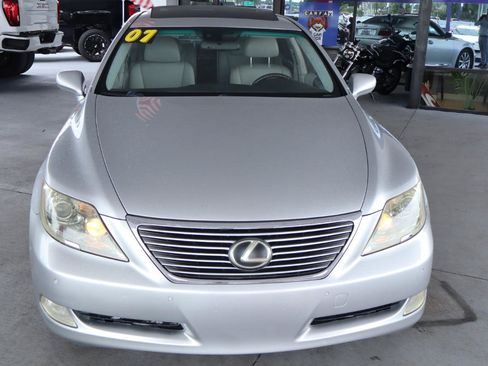 Used 2007 Lexus LS 460 L RWD image 10