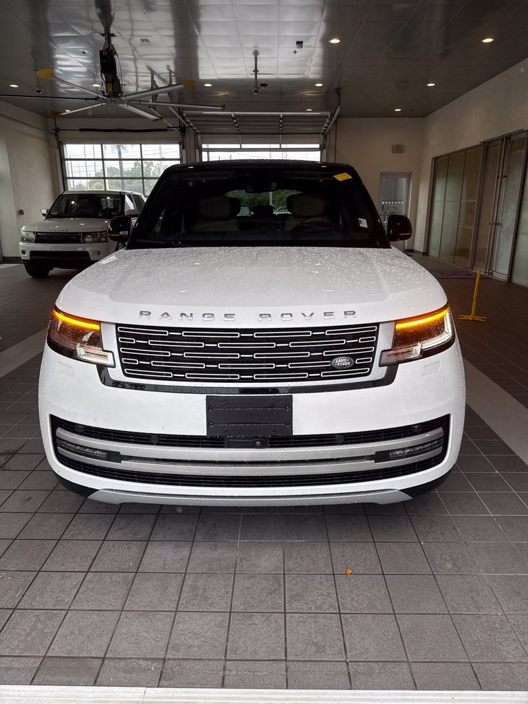 Used 2024 Land Rover Range Rover Autobiography AWD/4WD image 1