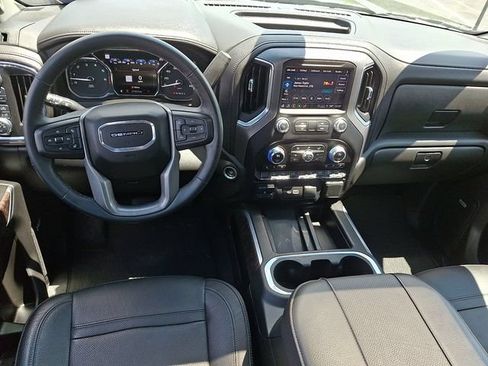 Used 2023 GMC Sierra 2500 Denali w/ Denali Ultimate Package AWD/4WD image 12