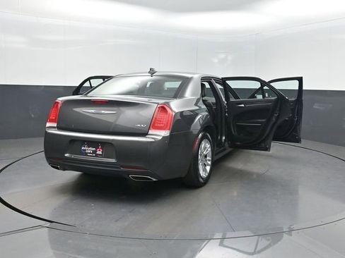 Used 2019 Chrysler 300 Touring L w/ Quick Order Package 22F image 39