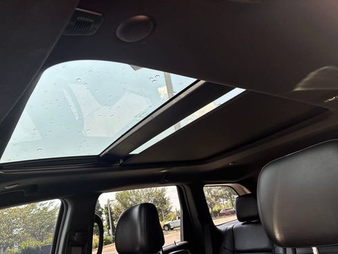 Used 2019 Jeep Grand Cherokee Limited w/ Luxury Group II AWD/4WD image 16