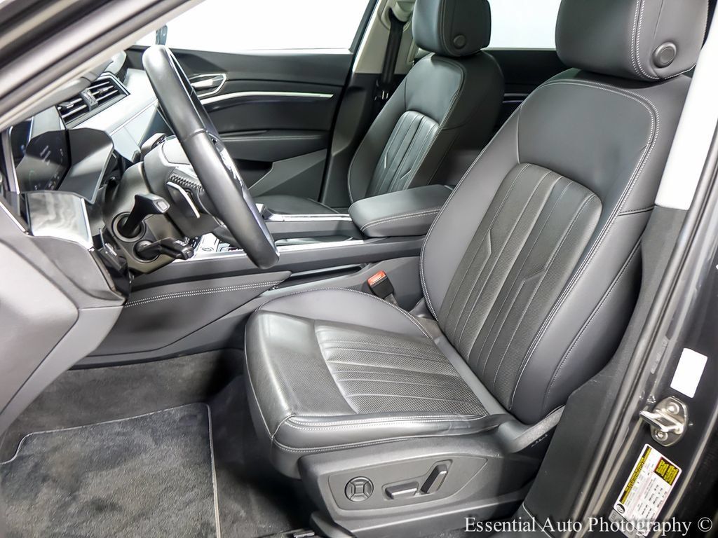 Used 2021 Audi e-tron Premium Plus w/ Premium Plus Package AWD/4WD image 11