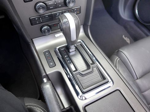 Used 2013 Ford Mustang Premium image 41