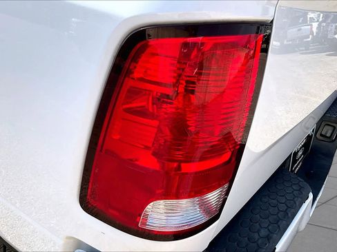 Used 2015 RAM 1500 Express RWD image 27