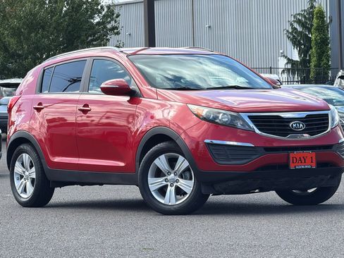 Used 2012 Kia Sportage LX w/ Navigation Pkg FWD image 2