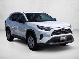 Used 2024 Toyota RAV4 LE AWD/4WD video 3