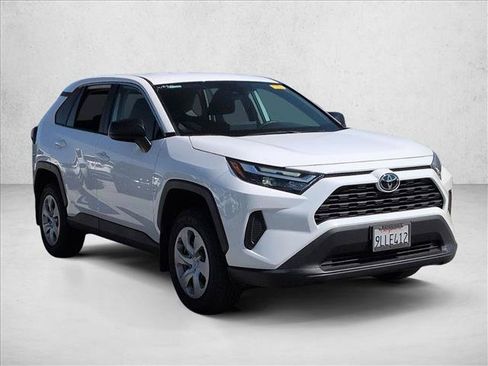 Used 2024 Toyota RAV4 LE AWD/4WD image 3