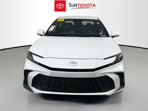 Used 2025 Toyota Camry SE FWD image 10
