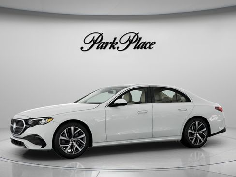 New 2026 Mercedes-Benz E 450 4MATIC Sedan image 3