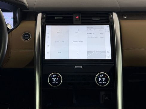 Certified 2023 Land Rover Discovery Metropolitan Edition image 25