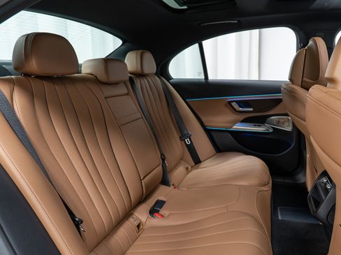 New 2026 Mercedes-Benz E 450 4MATIC Sedan image 24