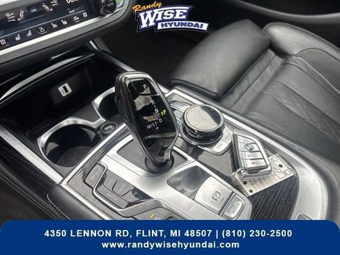 Used 2017 BMW 750i xDrive image 27